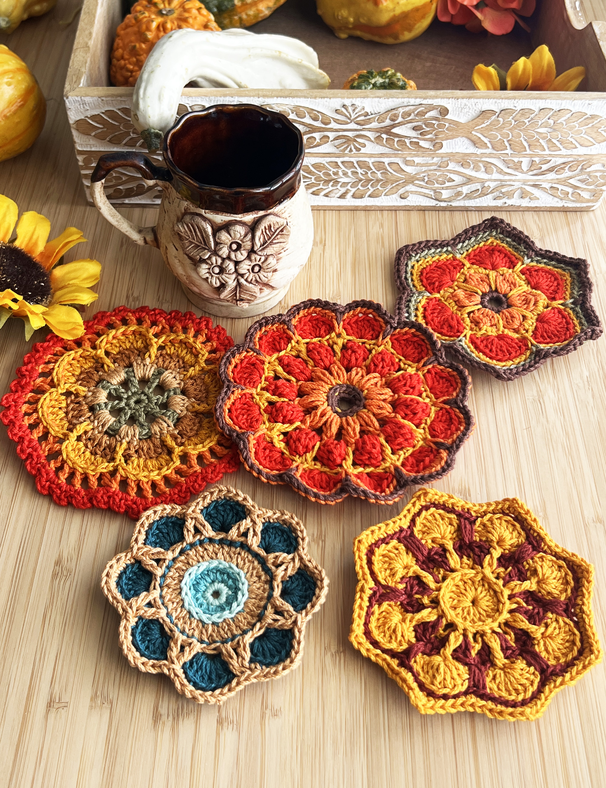 Crochet flowers for your table!